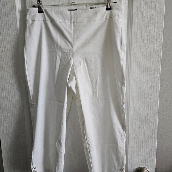 JM Collection Women's Capri Pants - Picture 1 of 4